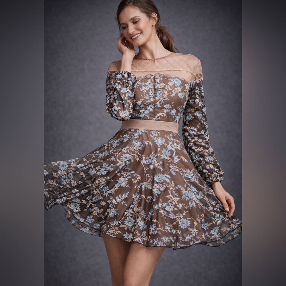 Elie Tahari this years coctail formal fun embroidered dress. Size 8 NWT